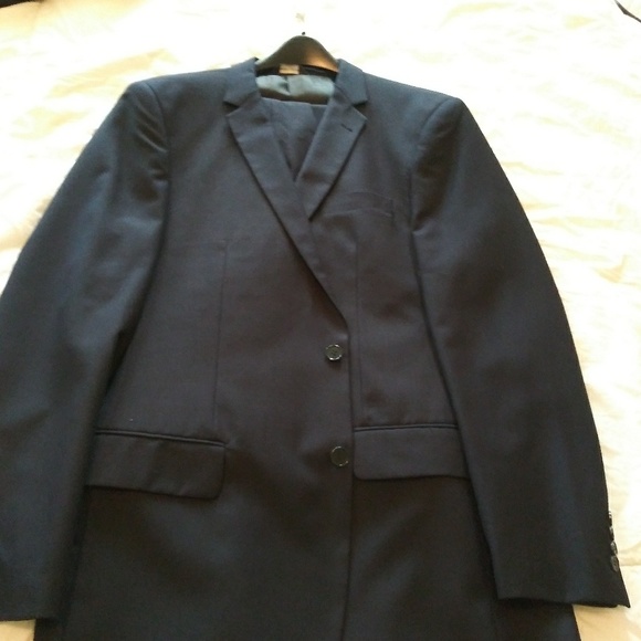 Mens Dark blue 2pc suit - Picture 2 of 2